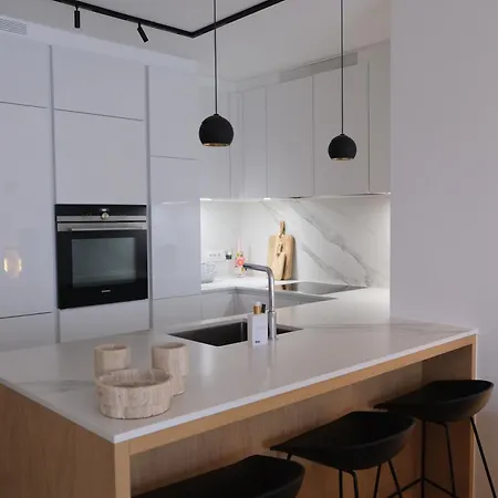 Gezellig Vernieuwd Dichtbij Het Rubensplein, Appartement *