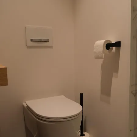 Gezellig Vernieuwd Dichtbij Het Rubensplein, *