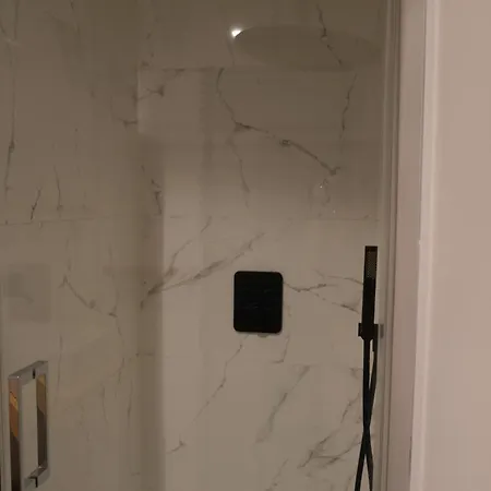 Lejlighed Gezellig Vernieuwd Dichtbij Het Rubensplein, *