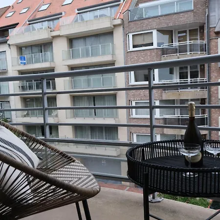 Lejlighed Gezellig Vernieuwd Dichtbij Het Rubensplein, *