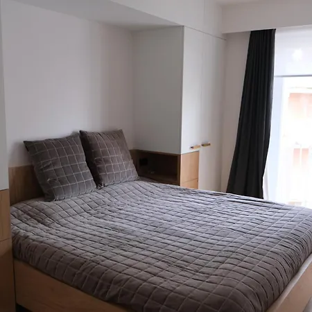 Appartement Gezellig Vernieuwd Dichtbij Het Rubensplein,