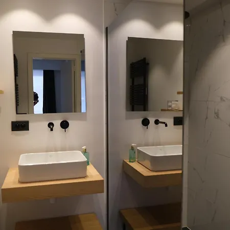 Gezellig Vernieuwd Dichtbij Het Rubensplein, Knokke-Heist